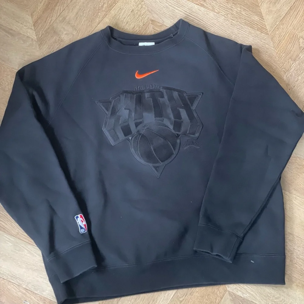 Kith x Knicks x Nike crew neck - Picture 1 of 1